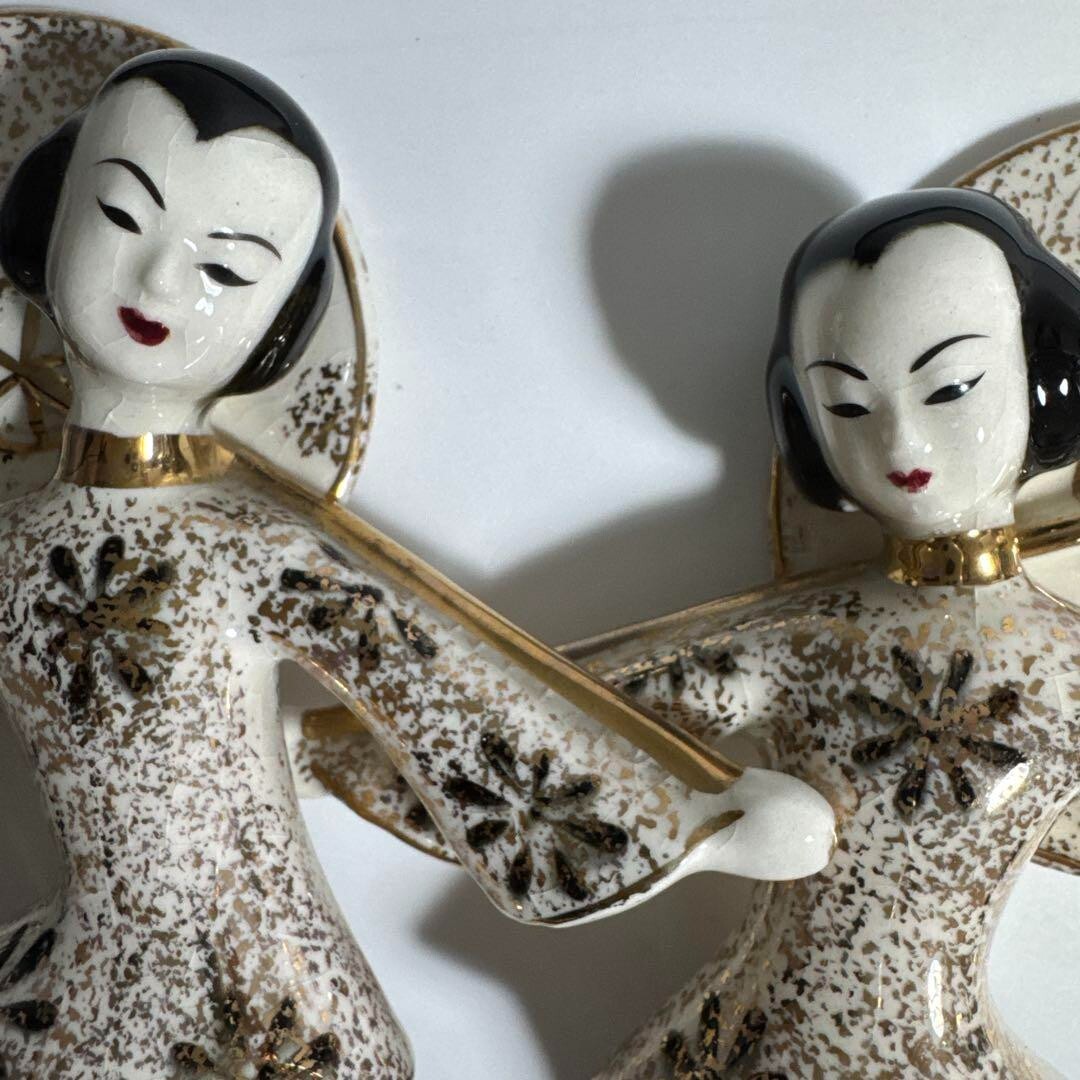 Vintage G. Z. Lifton 1941 Pair Pottery Figurine Moss Lamp Collector'S Book