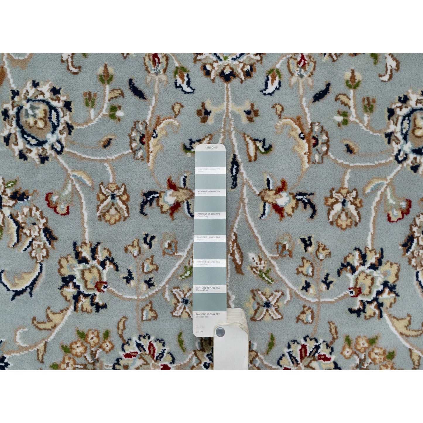 5'X8' Beau Blue Wool And Silk Nain With Flower Design Hand Knotted Rug