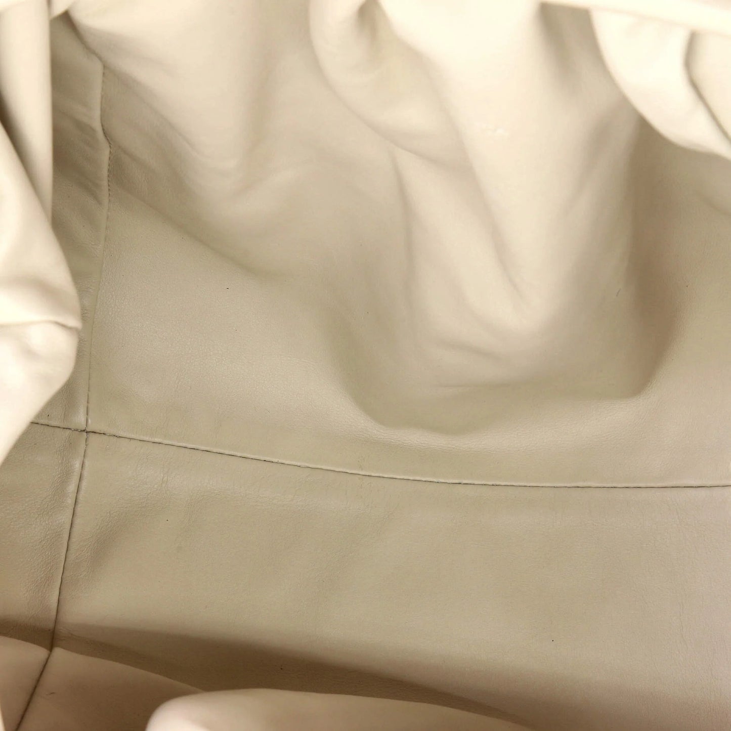 Bottega Veneta The Pouch Leather Teen