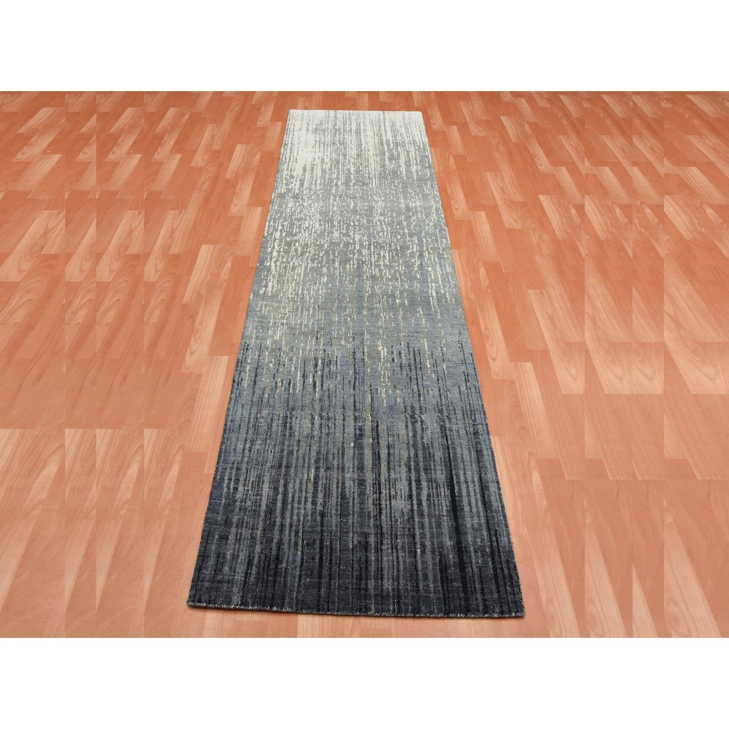 2'6"X10'2" Gray Pure Wool Hand Knotted Modern Ombre Design Runner Rug