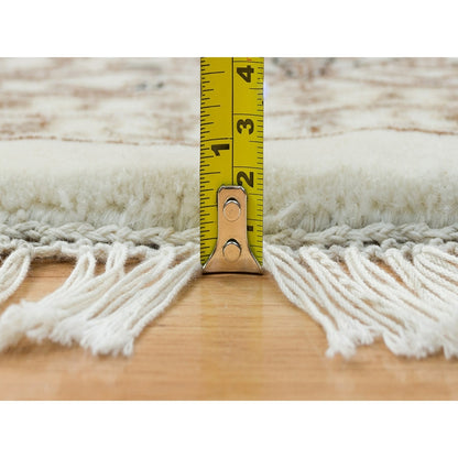 6'3"X6'3" Ivory 250 Kpsi Wool Hand Knotted Herrita Design Round Rug