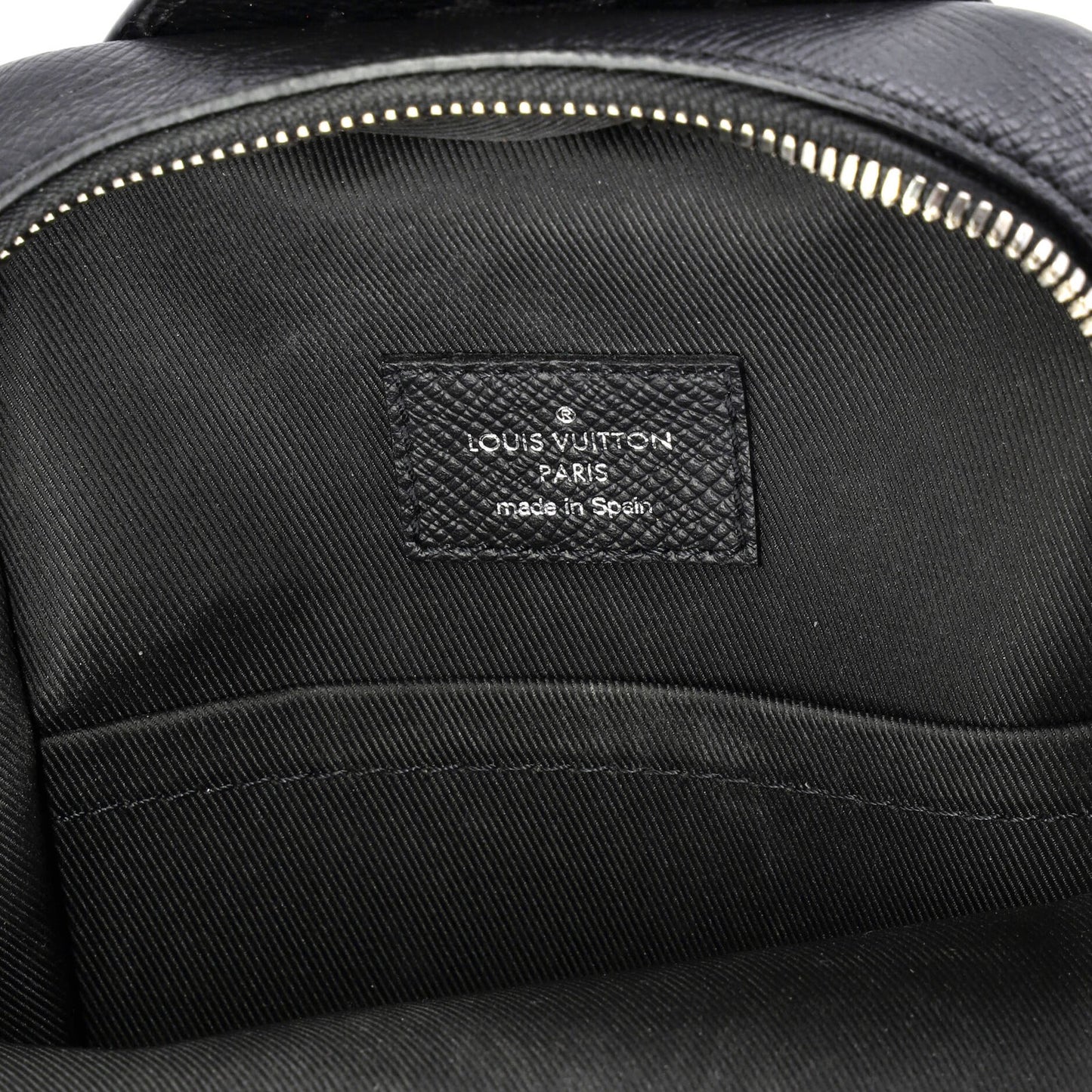 Louis Vuitton Outdoor Slingbag Monogram Taigarama