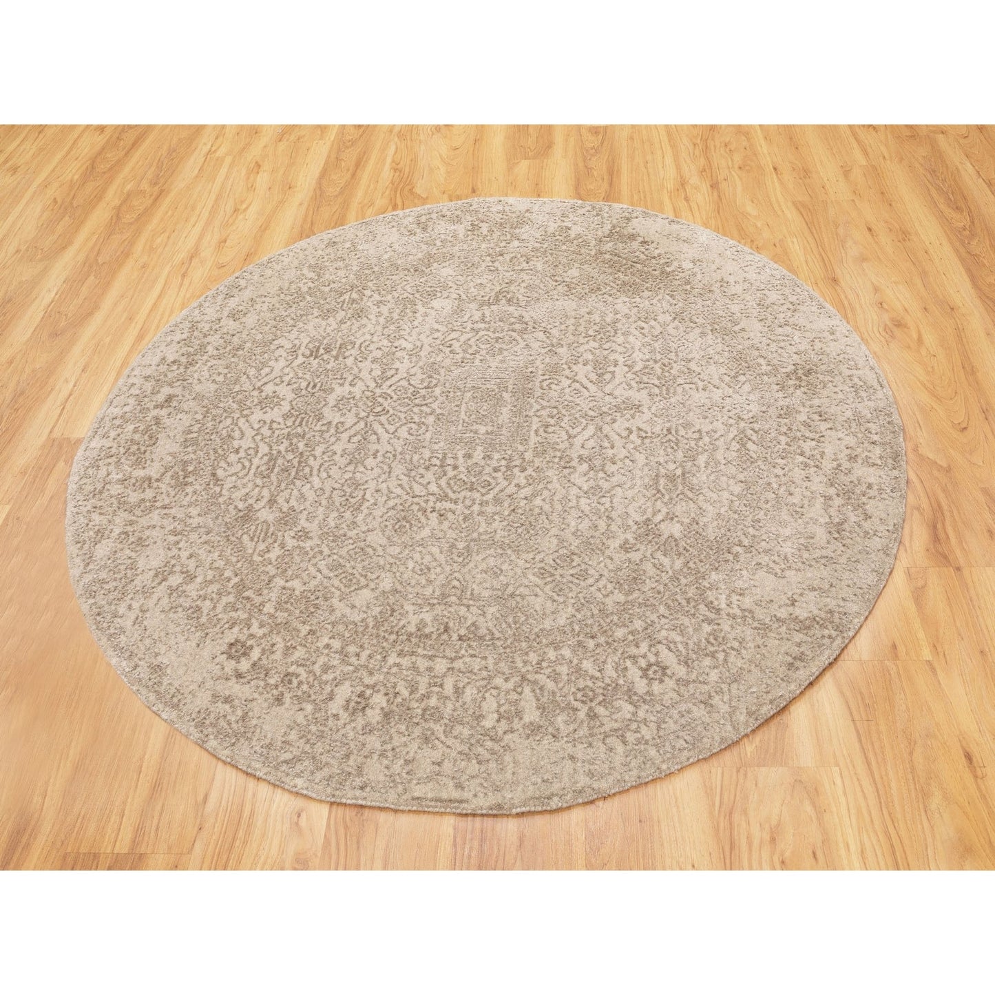 5'9"X5'9" Taupe Fine Jacquard Hand Loomed Round Wool And Art Silk Rug