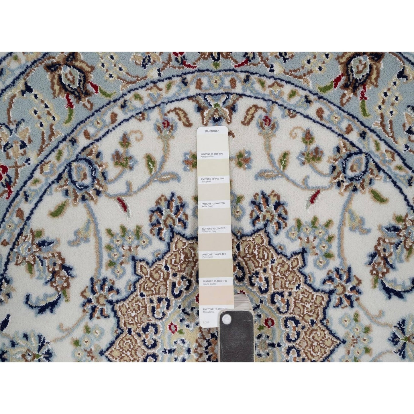 3'3"X3'3" Ivory Wool And Silk Nain Flower Design Hand Knotted Round Rug