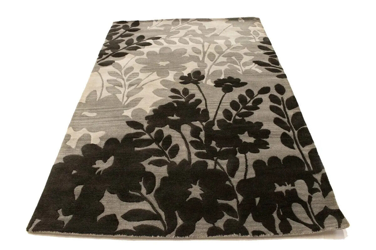 Hand-Tufted Multicolored Floral Design Rug