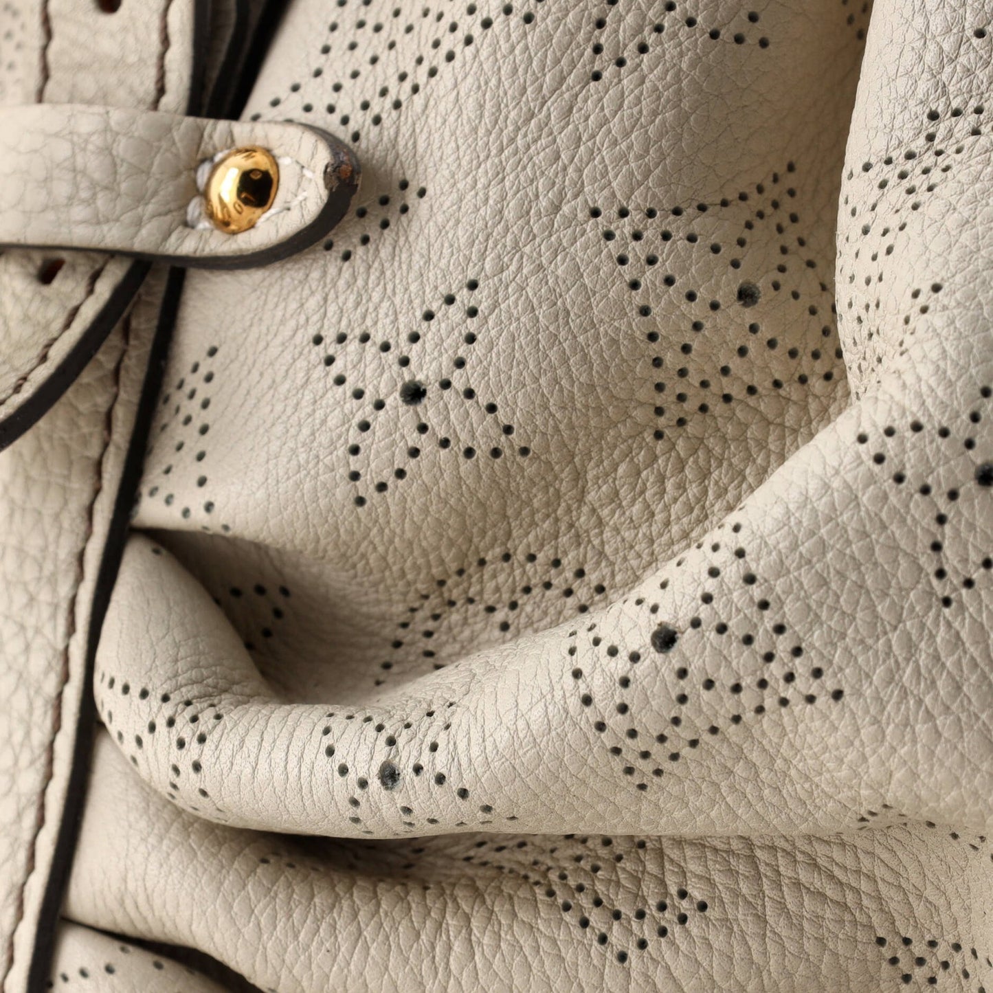 Louis Vuitton Xl Hobo Mahina Leather