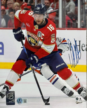 Aleksander Barkov Autographed Panthers 8X10 Photo (Beckett Witness)