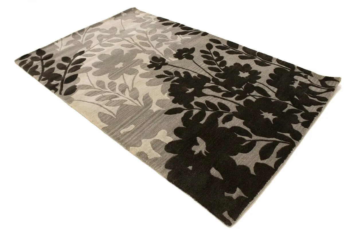 Hand-Tufted Multicolored Floral Design Rug