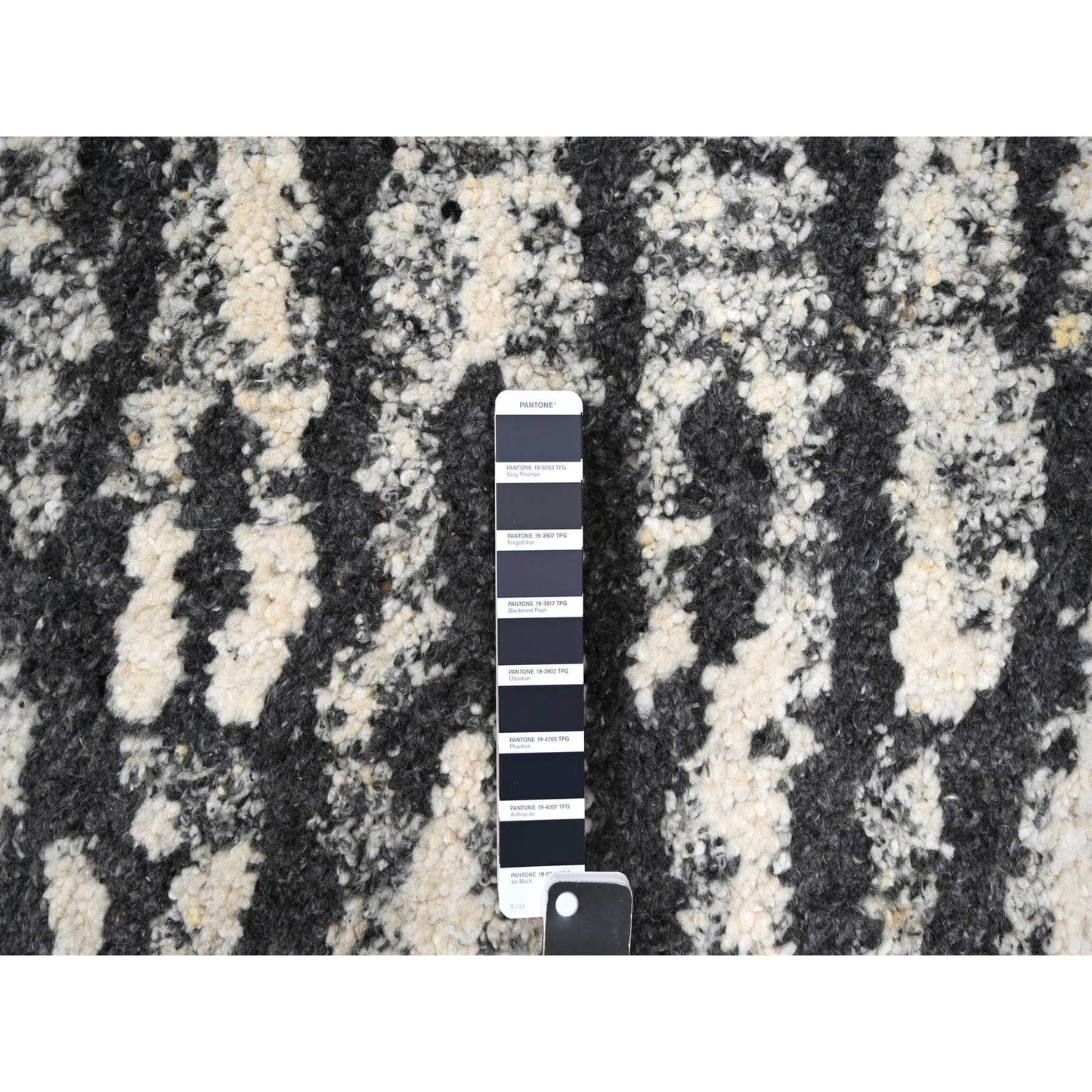 9'1"X11'8" Black And Ivory Modern Design Organic Wool Hand Knotted Rug