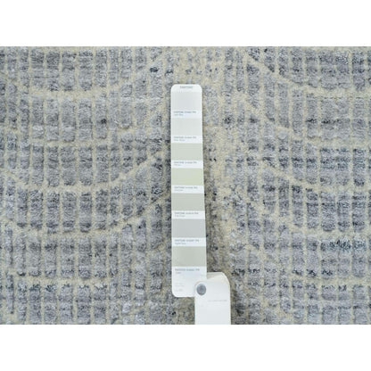 2'6"X10' Gray Wool And Plant Based Silk Hand Loomed Runner Rug