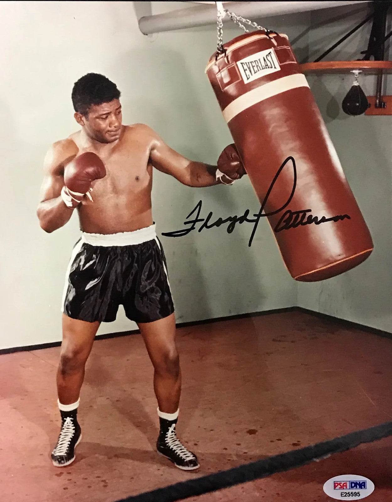 Floyd Patterson Autographed 8X10 Boxing Photo Psa