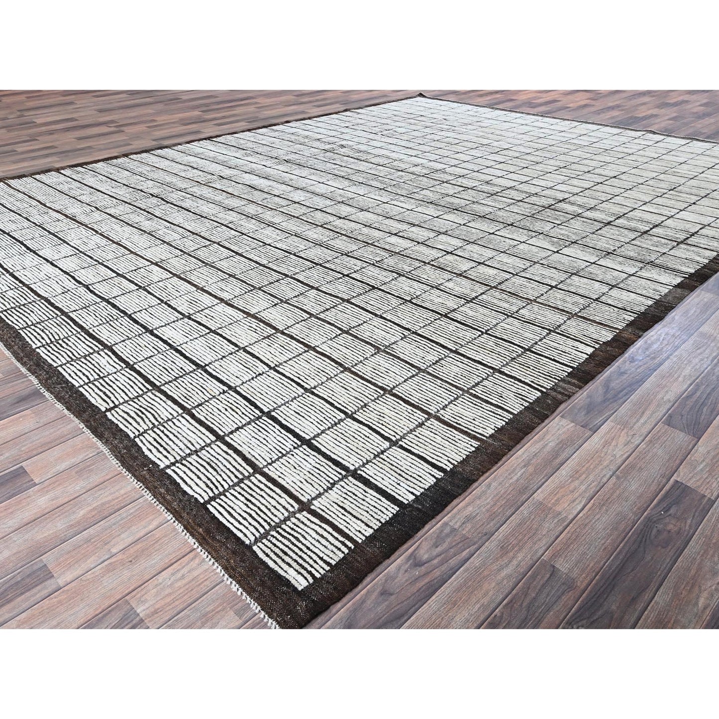 10'5"X13'8" White Moroccan Weave With Box Design All Wool Hand Knotted Rug