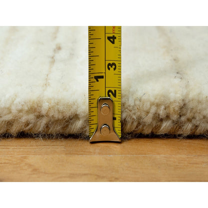 3'10"X5'10" White Plain Luxurious Wool Thick And Plush Hand Knotted Rug