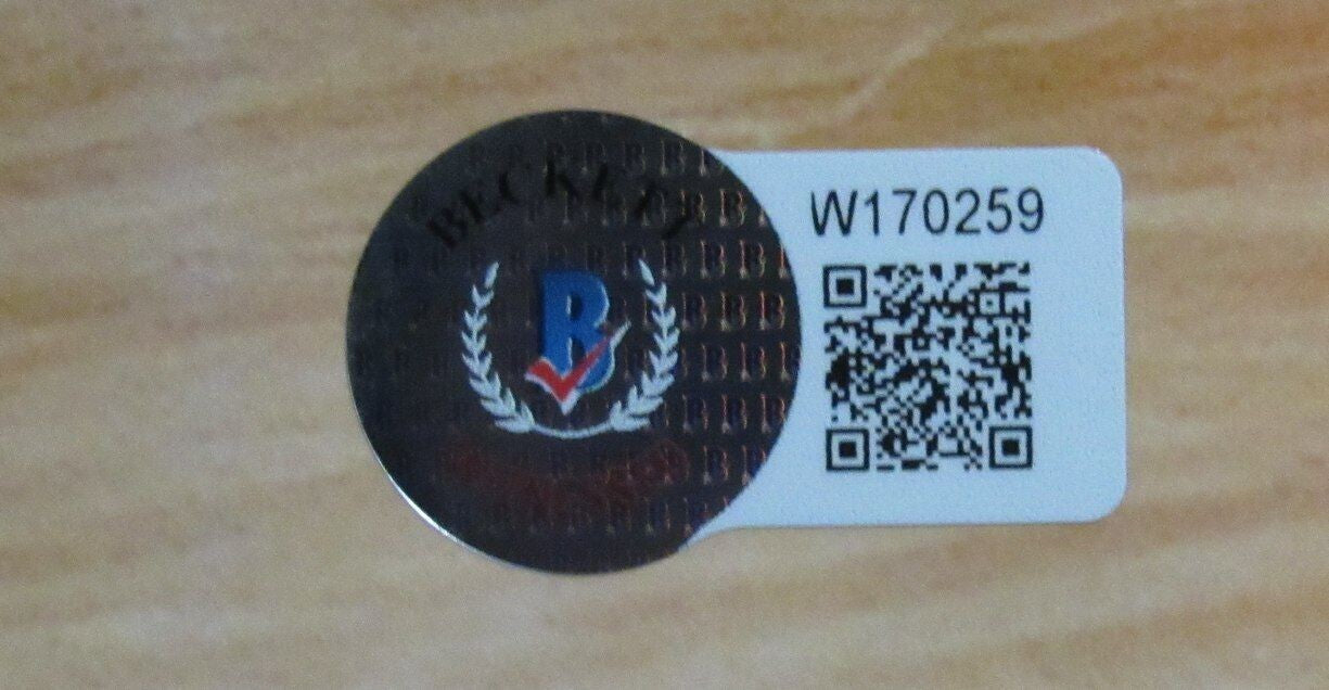 Scottie Pippen Hof Autographed 16X20 Photo Chicago Bulls Beckett 176458