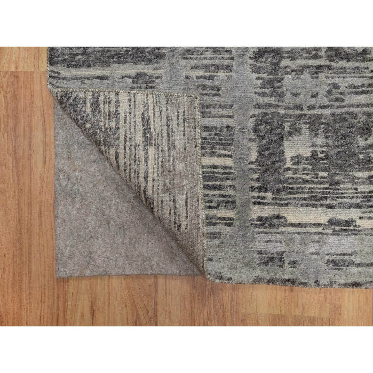 2'5"X6'2" Gray Modern Runner Rug Criss Cross Design Pure Wool Hand Knotted