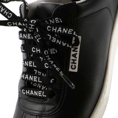 Chanel Women'S Cc Low-Top Flat Runner Sneakers Leather