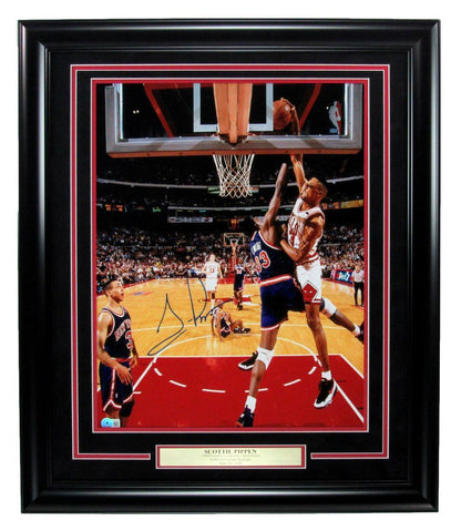Scottie Pippen Hof Autographed 16X20 Photo Bulls Framed Beckett 176740