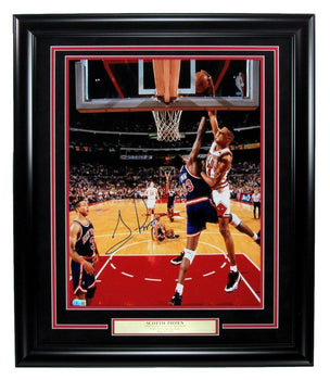 Scottie Pippen Hof Autographed 16X20 Photo Bulls Framed Beckett 176740
