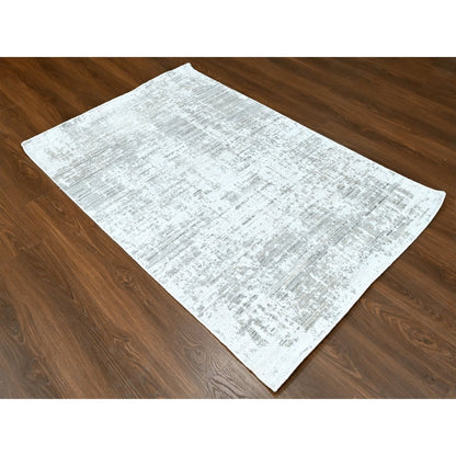 4'X6' White With Gray Modern Design Hand Loomed Wool And Bamboo Silk Rug