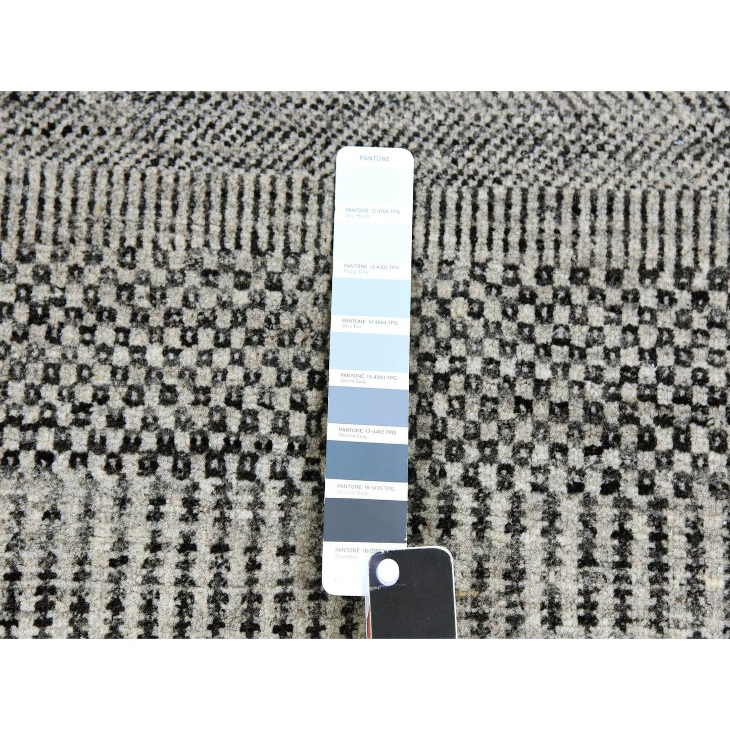 6'X6' Perfect Gray Undyed Wool Grass Design Hand Knotted Round Rug