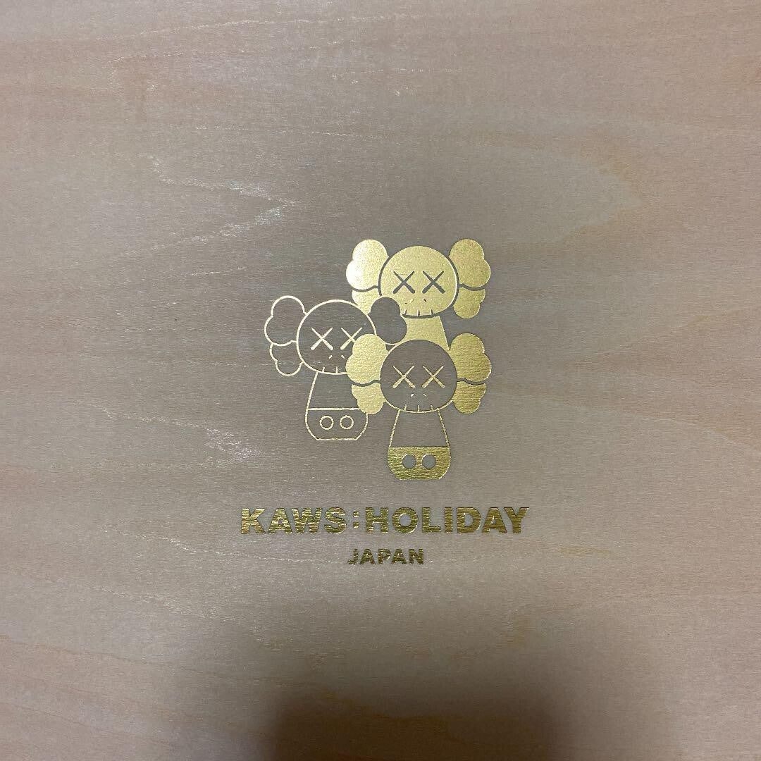 KAWS HOLIDAY JAPAN Kokeshi Doll Set Limited 1000 Usaburo Rare From Japan