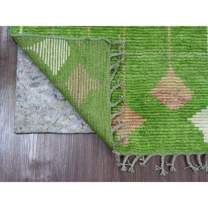 2'6"X9'1" Green Moroccan Weave Kite Design Hand Knotted Wool Runner Rug