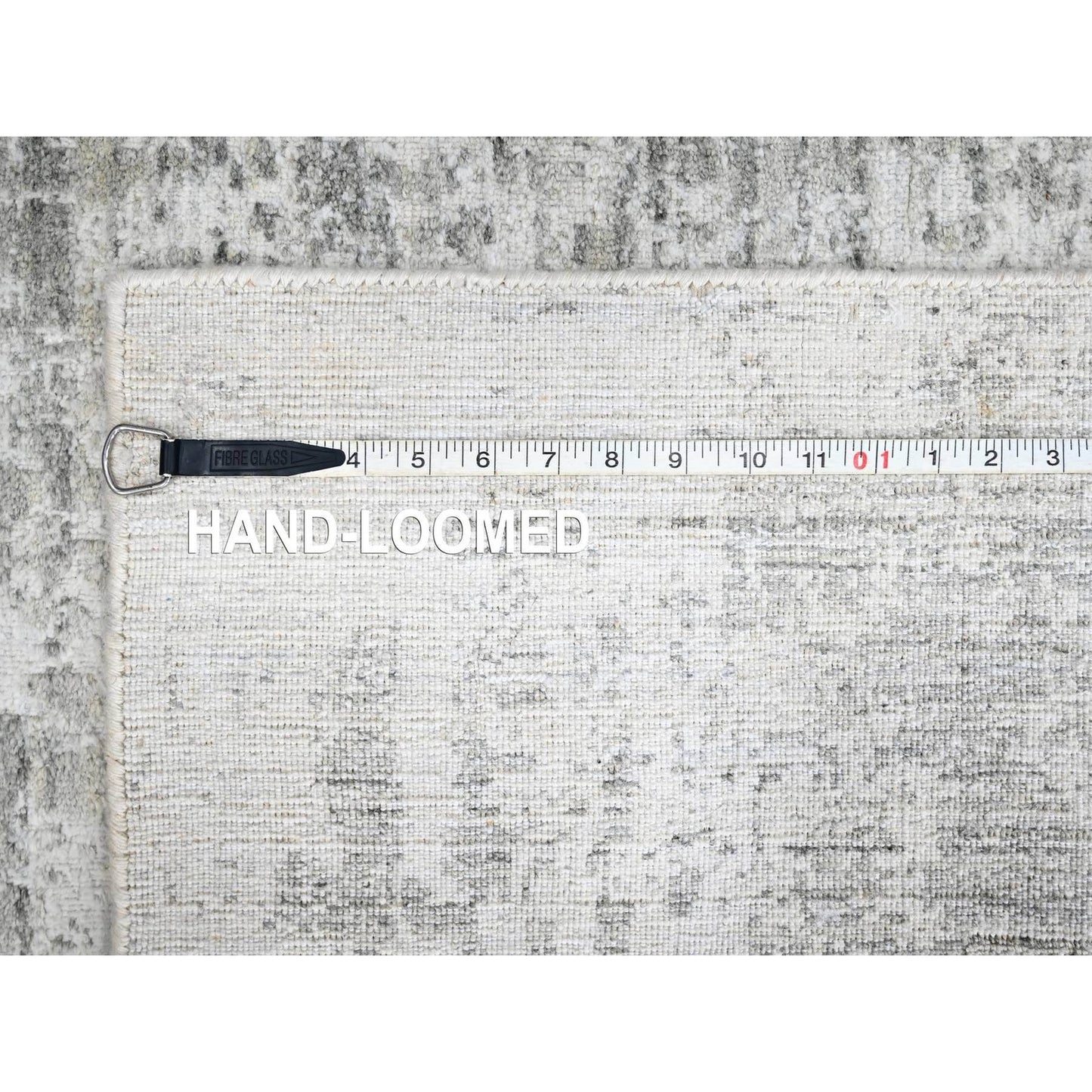 4'X6' White With Gray Modern Design Hand Loomed Wool And Bamboo Silk Rug