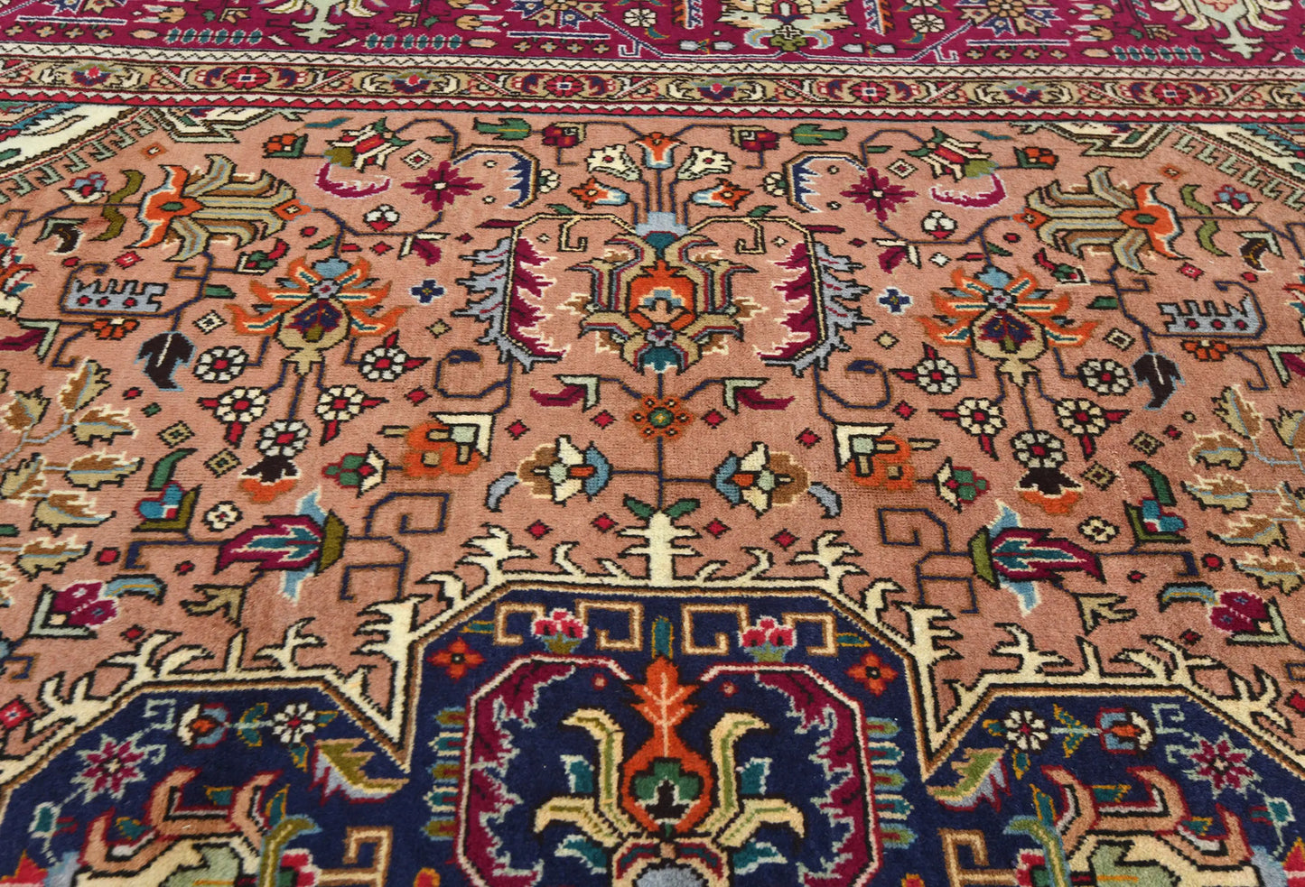 Oriental Rug Hand Knotted Vintage Carpet Medallion Design Dining Room