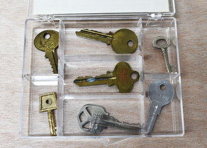 (label) George Maciunas 1988 ReFlux Editions 7 keys Case