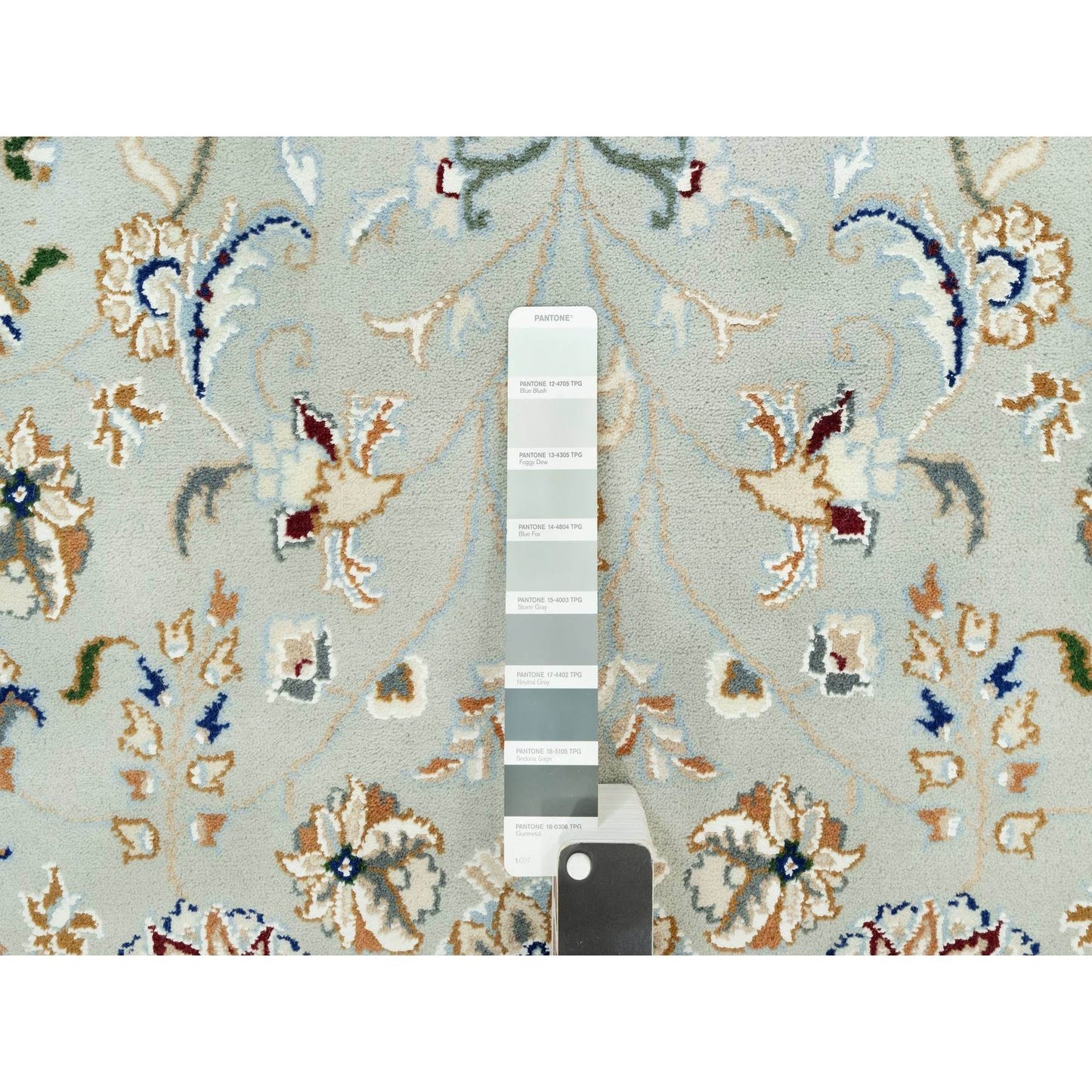 7'9"x10'3" Gray Nain Design Wool Hand Knotted Oriental Rug