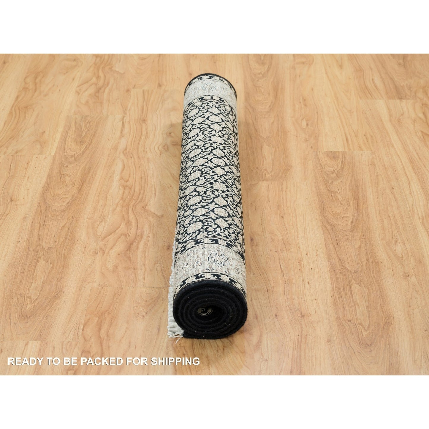 4'1"X6' Eerie Black Hand Knotted Herrita Design 250 Kpsi 100% Wool Rug