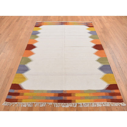 Rug 5'5"x7'10" Ivory Flat Weave Durie Kilim Pure Wool Hand Woven