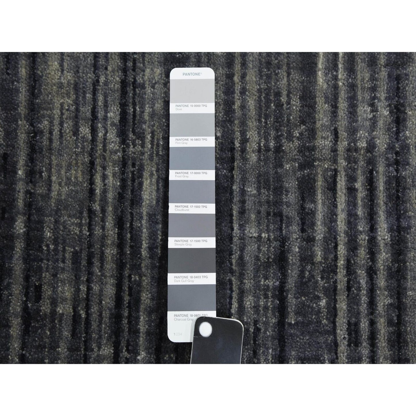 2'6"X12'6" Gray Modern Ombre Design Hand Knotted Soft Wool Runner Rug