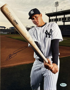 Gary Sanchez Autographed Yankees 11X14 Photo (Sgc)