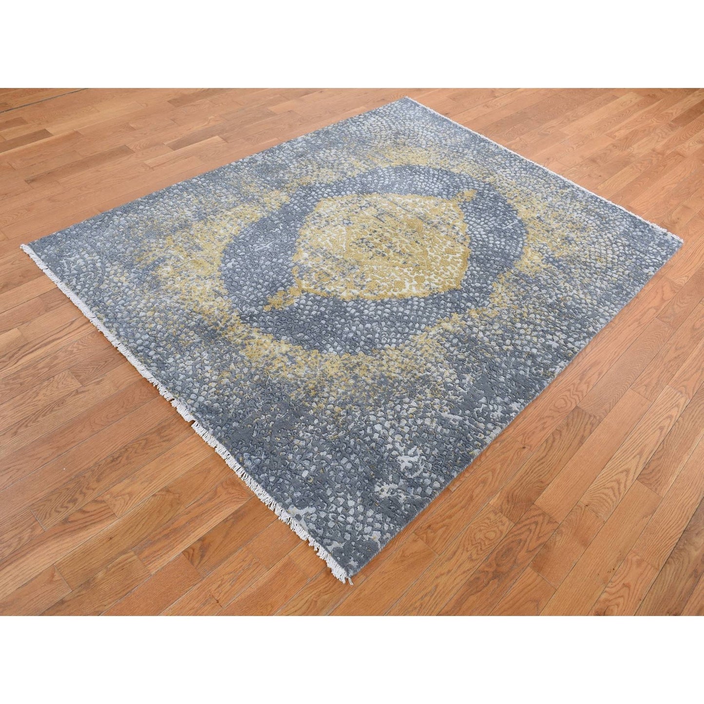 5'2"X7' Carbon Gray Zoroastrian Design Wool And Silk Hand Knotted Rug