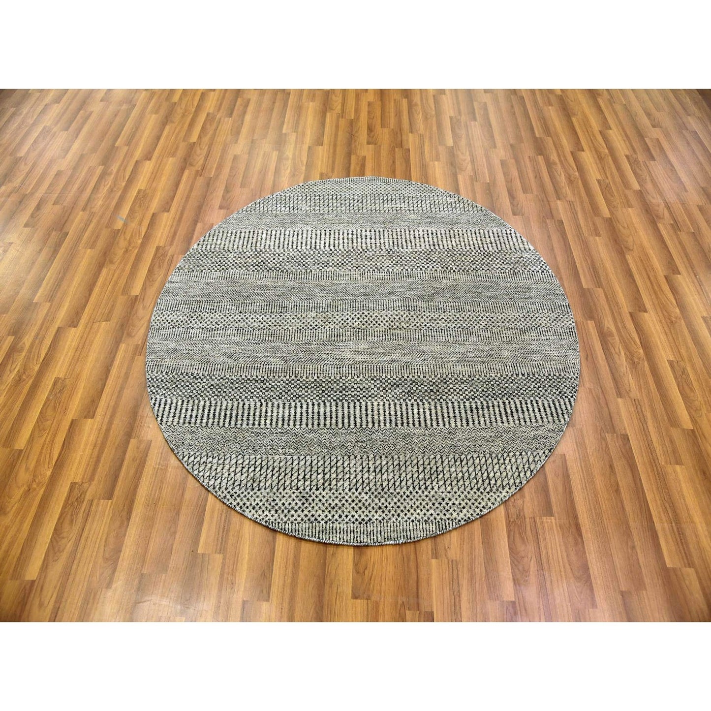 5'X5' Silver Gray Undyed Wool Hand Knotted Modern Grass Design Round Rug