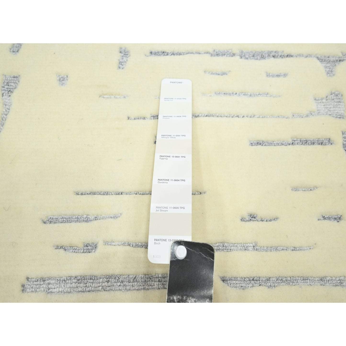 5'X7' Ivory Modern Design Textured Weave Hand Knotted Wool & Silk Rug