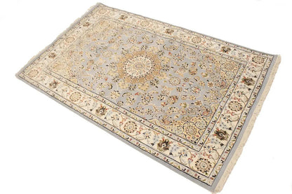 Handmade Extra Fine Indo-Nain Oriental Rug