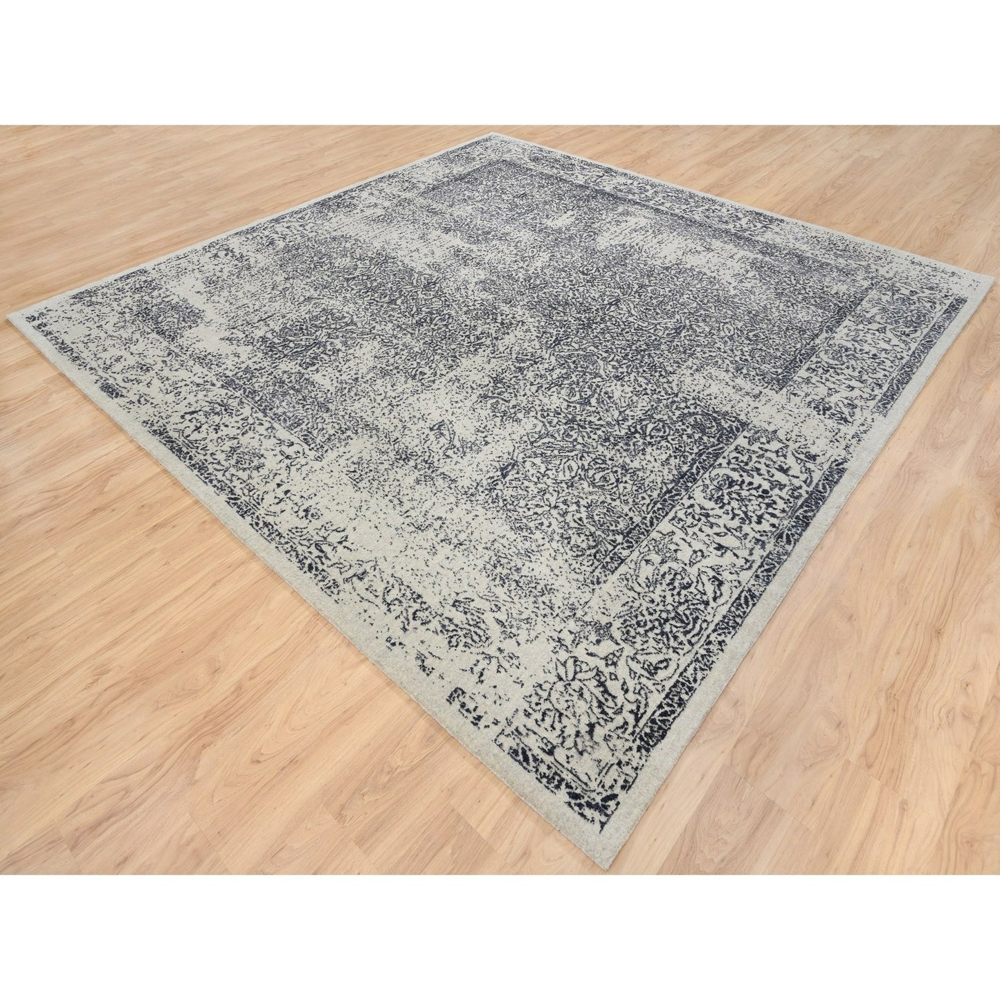 10'1"X10'1" Fine Jacquard Wool And Silk Hand Loomed Light Gray Square Rug