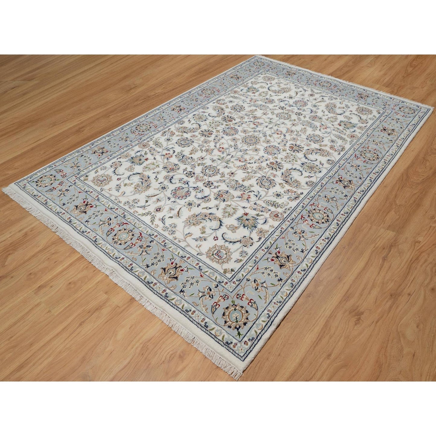 6'X9' Spring White Hand Knotted Nain With Flower Design Wool And Silk Rug