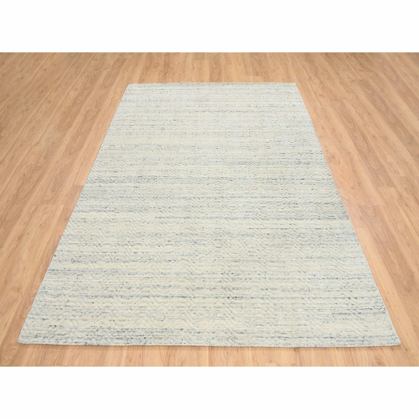 5'10"X9' Beige Variegated Textured Modern Design Wool Hand Loomed Rug