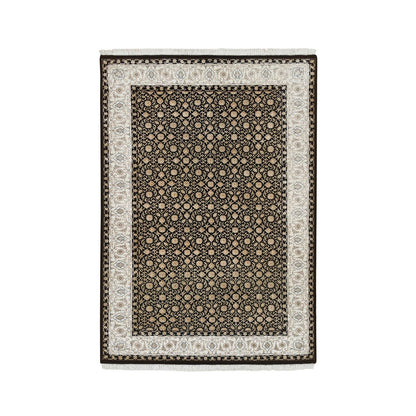 4'X6' Black Herrita Design 250 Kpsi Soft Wool Hand Knotted Rug