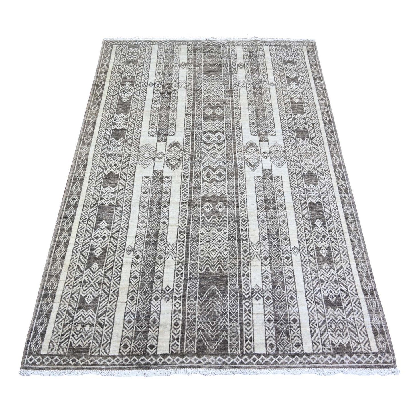 4'X5'9" Taupe Brown Finer Peshawar Wool Hand Knotted Oriental Rug