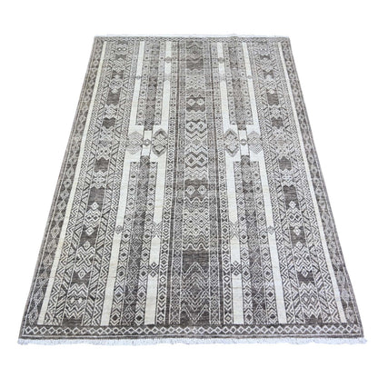 4'X5'9" Taupe Brown Finer Peshawar Wool Hand Knotted Oriental Rug