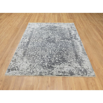 5'3"X7' Wool And Pure Silk Grey Broken Farsian Design Hand Knotted Rug