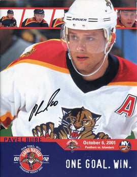 Mike Williams Autographed 2010 Upper Deck Rookie Jersey Card