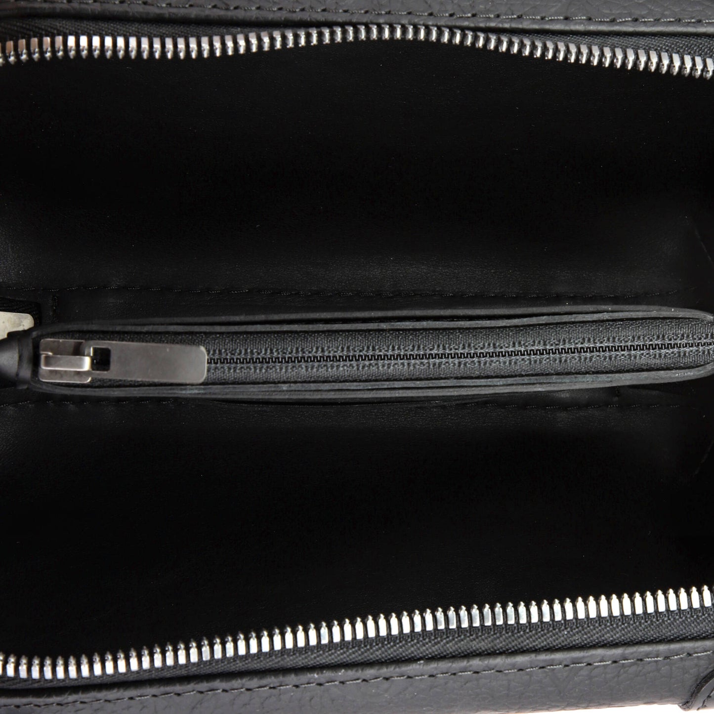 Louis Vuitton Horizon Clutch Monogram Taurillon Leather