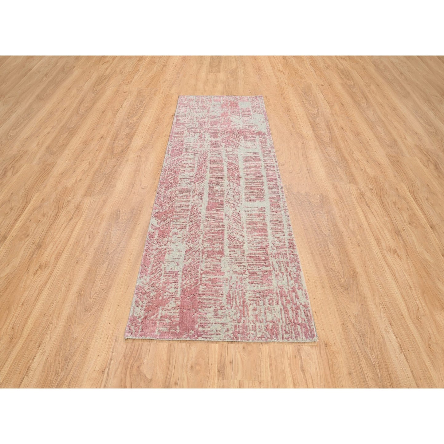 2'6"X10' Rose Pink Wool And Art Silk Jacquard Hand Loomed Runner Rug