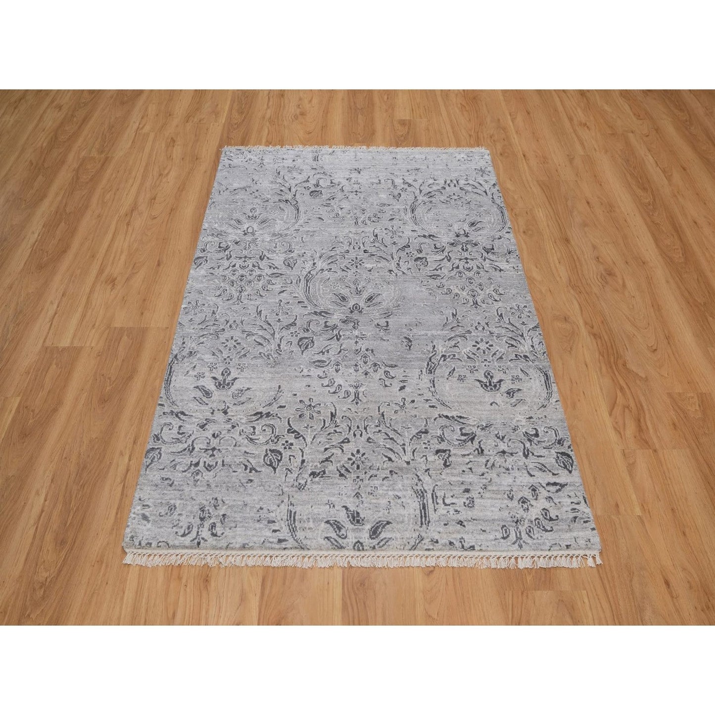 4'X5'10" Cloud Gray Wool And Silk Rug Damask Design Hand Knotted Oriental