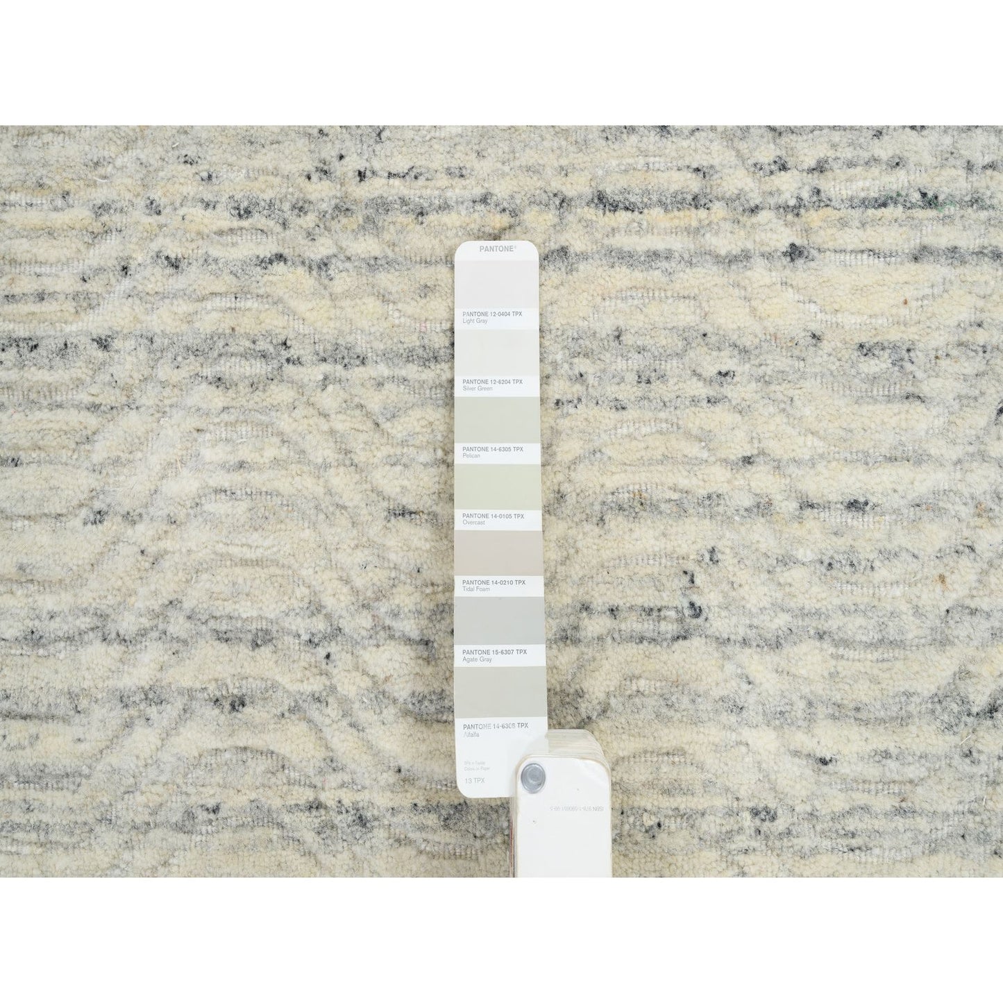 2'6"X7'10" Beige Hand Loomed Variegated Modern Design Wool Runner Rug